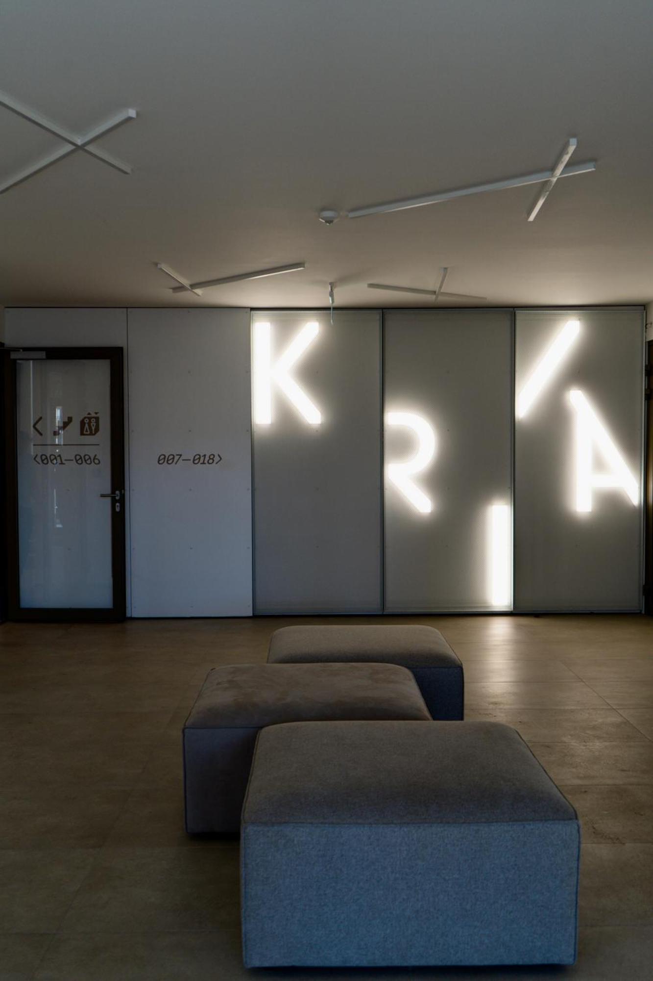 Krivoo Apartments I - Private Parking コシツェ エクステリア 写真