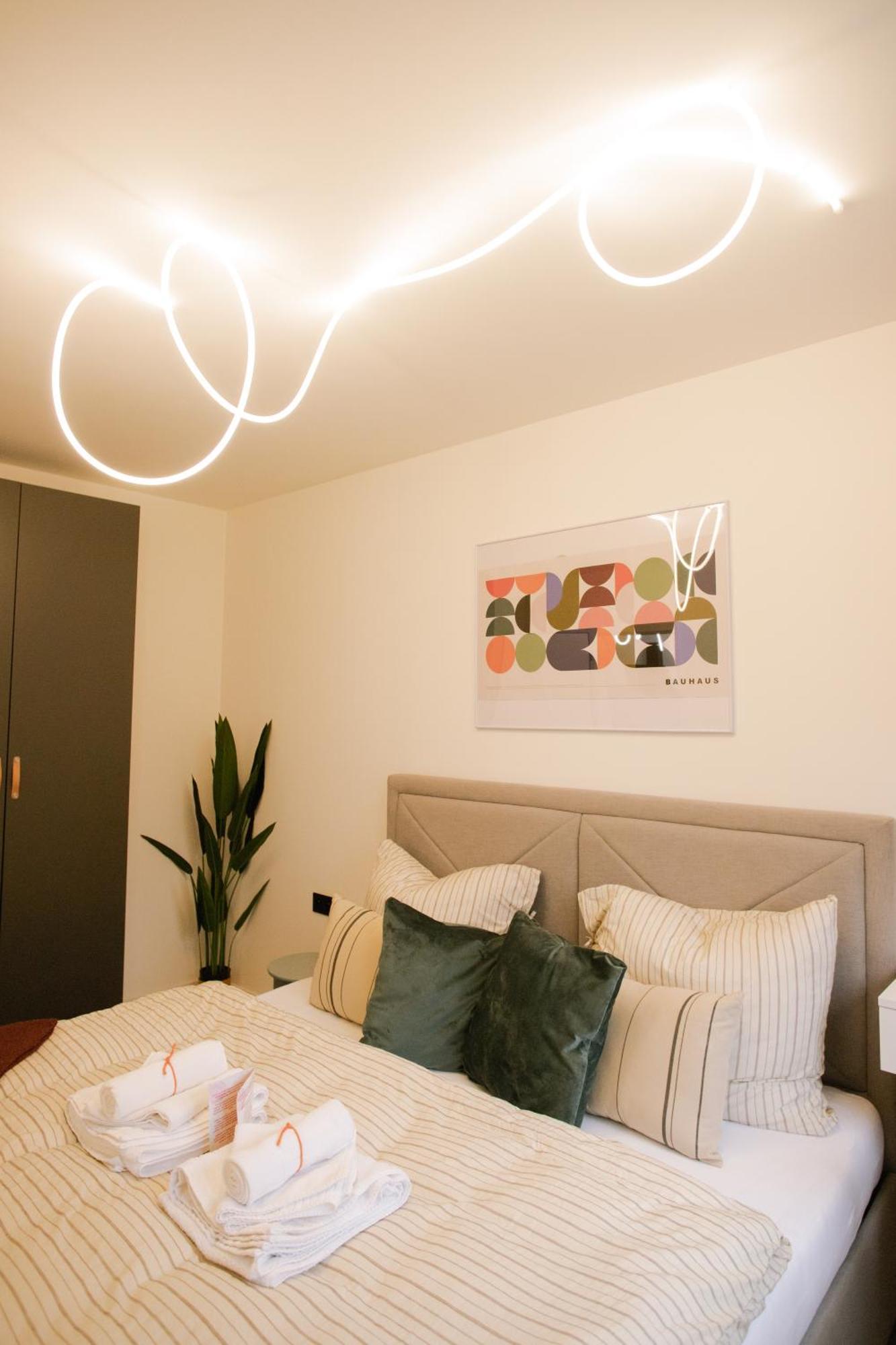 Krivoo Apartments I - Private Parking コシツェ エクステリア 写真